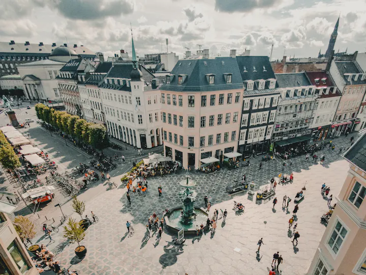 611e2c21f2975948ec162d6c svend nielsen pDdJCVUn2jo unsplash (1)
