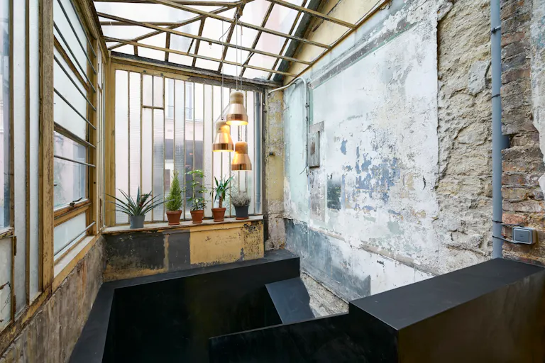 Entire art gallery in Le Marais, Paris - Image 1
