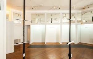 Greenery Covered Store in Beverly Hills - Image 6