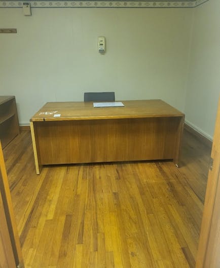 Multi-Office Space with lots of amenities! - Image 1