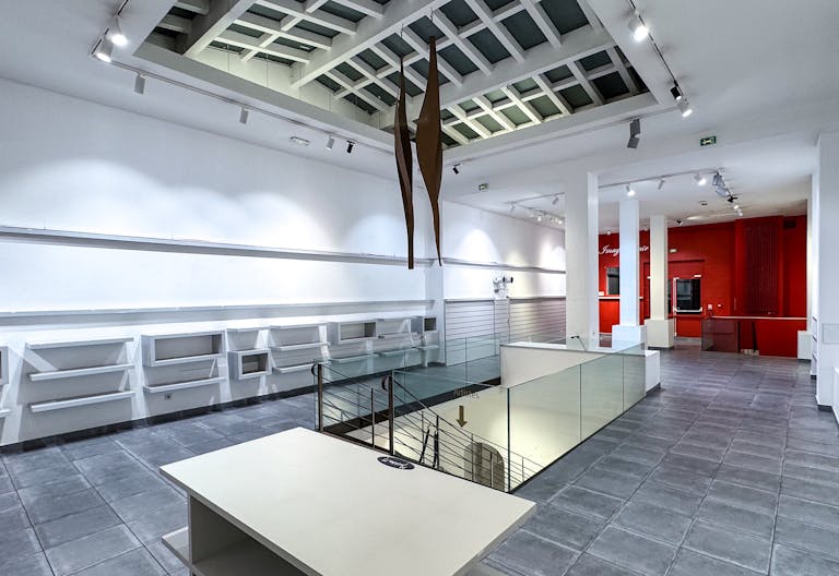 Prestigious Gallery - Centre Georges Pompidou - Image 4