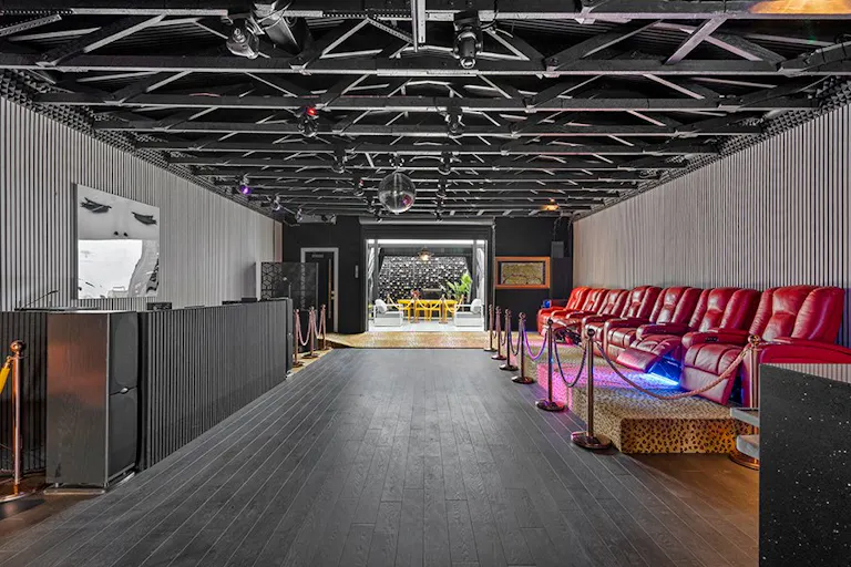 Glamorous sexy club vibe indoor outdoor flow - Image 4