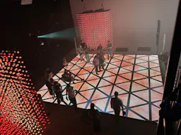 Vibrant space - Image 6