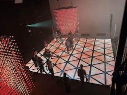 Vibrant space - Image 6