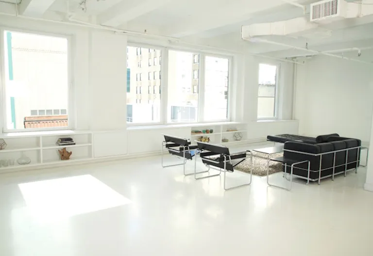 Studio 250 Showroom - Image 2