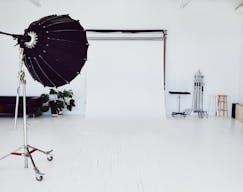 Bright day light Studio - Image 3