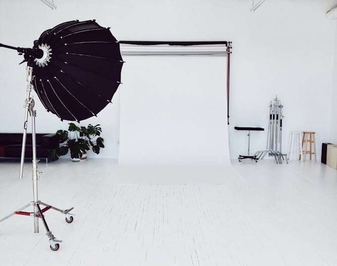 Bright day light Studio - Image 3