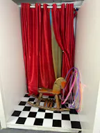 Space with its own photography studio, film production room, an upcoming recording studio - Image 7