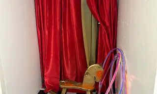 Space with its own photography studio, film production room, an upcoming recording studio - Image 7