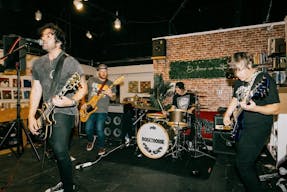 Store Stage at Nivessa Hollywood - Image 40