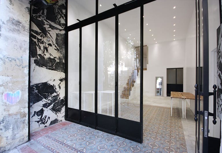 Chic Pop Up Boutique on rue de Turenne - Image 0