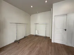 Local épuré 38m2 - possibilité de partager l'espace avec un autre locataire - Image 4