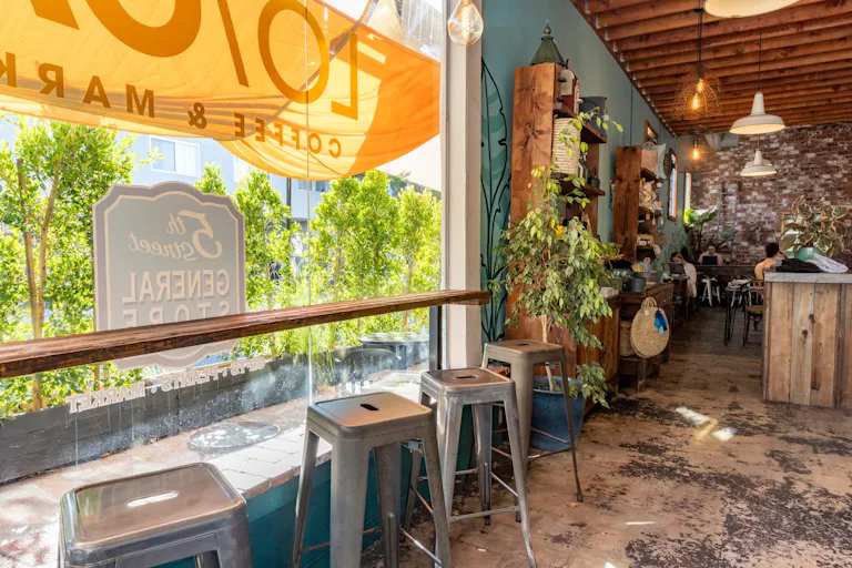 Cafe & Boutique Haven on Fairfax Ave Los Angeles - Image 3