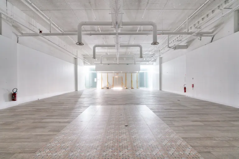 Unique Space in a Mall - Image 4