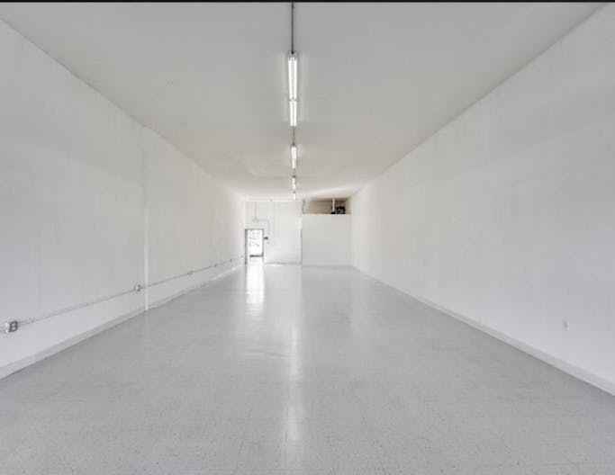 Prime Los Angles storefront-pop-up store on busy Florence Avenue - Image 0