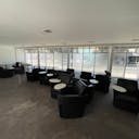 Prime location with a big window fa�ade on Robertson Boulevard