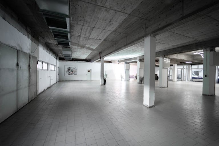 Spacious Showroom in the heart of Berlin - Image 4