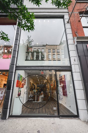 Posh 3 floor Soho space for gallery, pop-up shops and showrooms - Image 0