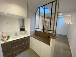 An atypical loft-style space near Montmartre - Image 6