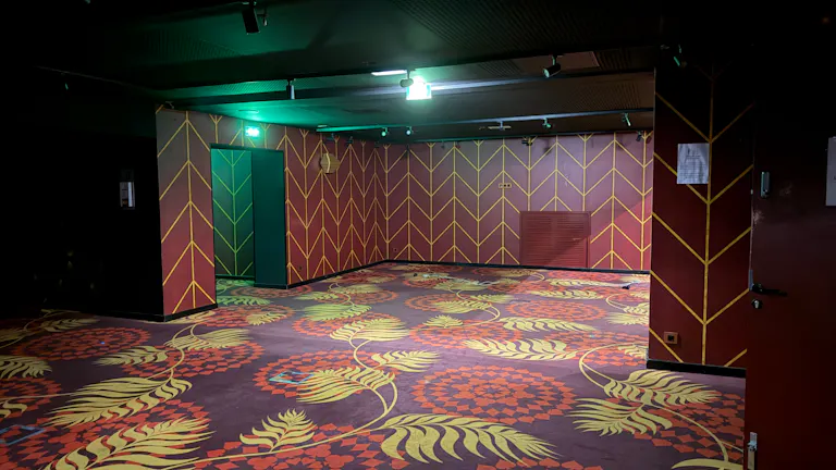 Unique 280 sqm Event & Showroom Space near Champs-Élysées - Image 2