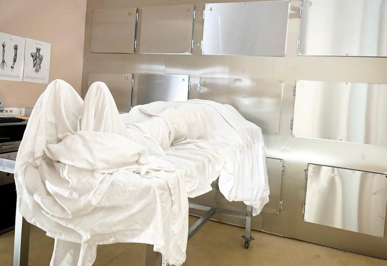 D�cor/Lieu de tournage: Morgue - Image 1
