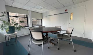 Small meeting, webinar or podcast room - Image 3
