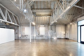 Beautiful Warehouse in South Park - Image 4