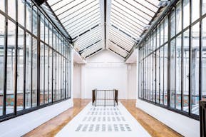 Amazing Palais Royal Showroom - Image 0