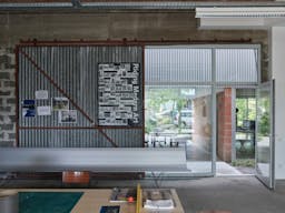 Espace de 100m2 de type atelier connect� � un jardin et � la rue-lieu polyvalent et charmant - Image 7