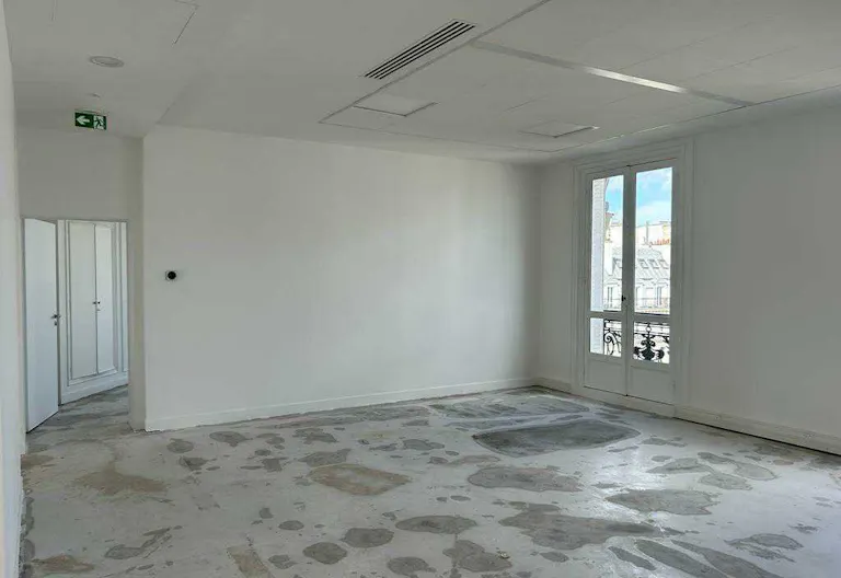Haussmannian Style Apartment for Rent - Ideal Fashion Week Showroom - Image 4
