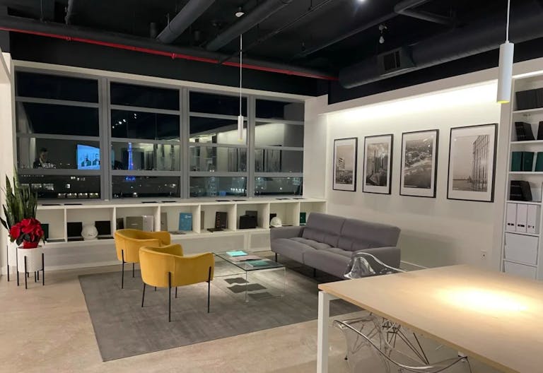 Private Loft Gallery in the Iconic Brooklyn Navy Yard - Image 4