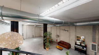Raw Elegance: 300 sqm Industrial Open Space for Creative Projects, Showrooms and more.  - Image 9