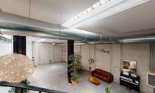 Raw Elegance: 300 sqm Industrial Open Space for Creative Projects, Showrooms and more. - Image 9