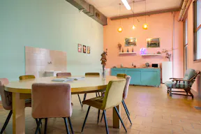 Versatile 600 sqm Ex-Industrial Space in Fashion's Heart - Image 6