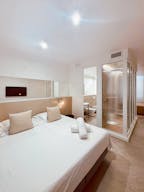 Local Intime au C?ur de Cannes - Image 13