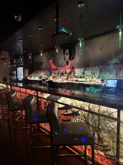 Times Square Restaurant - Image 4