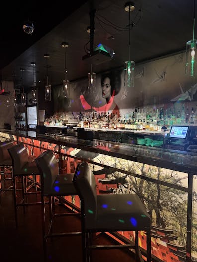 Times Square Restaurant - Image 4