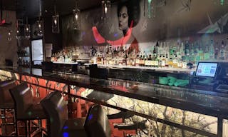 Times Square Restaurant - Image 4