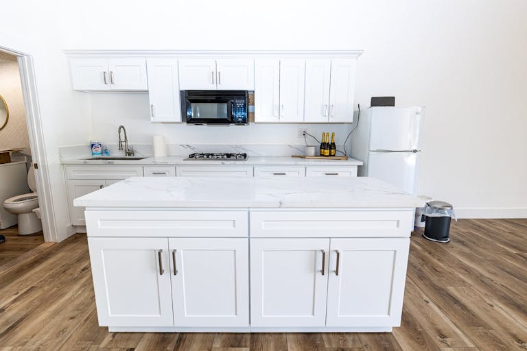 New Photo/Studio Rental in Westlake Village - Image 2