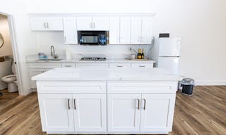 New Photo/Studio Rental in Westlake Village - Image 2