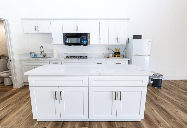 New Photo/Studio Rental in Westlake Village - Image 2