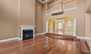 Contemporary Mansion with lots of spaces - Image 0