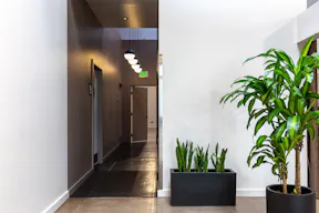 Beautiful Warehouse in South Park - Image 9