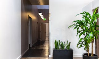 Beautiful Warehouse in South Park - Image 9