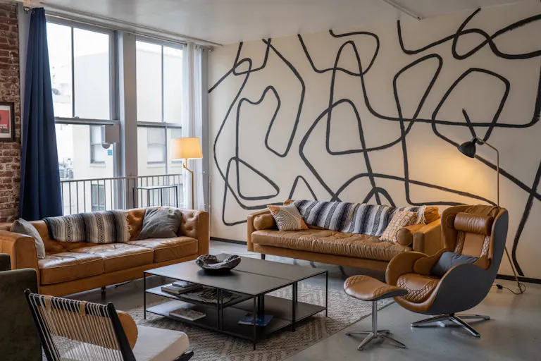 Sunny Historic Creative Loft - Image 1