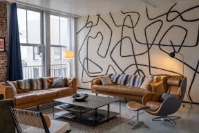 Sunny Historic Creative Loft - Image 1