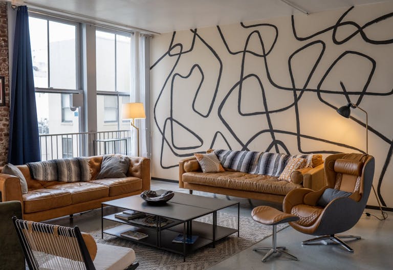 Sunny Historic Creative Loft - Image 1