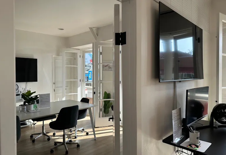 Pop-Up Space for Small Businesses (Meeting/Production Space) - Image 2