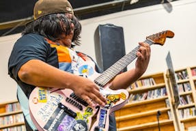 Store Stage at Nivessa Hollywood - Image 34