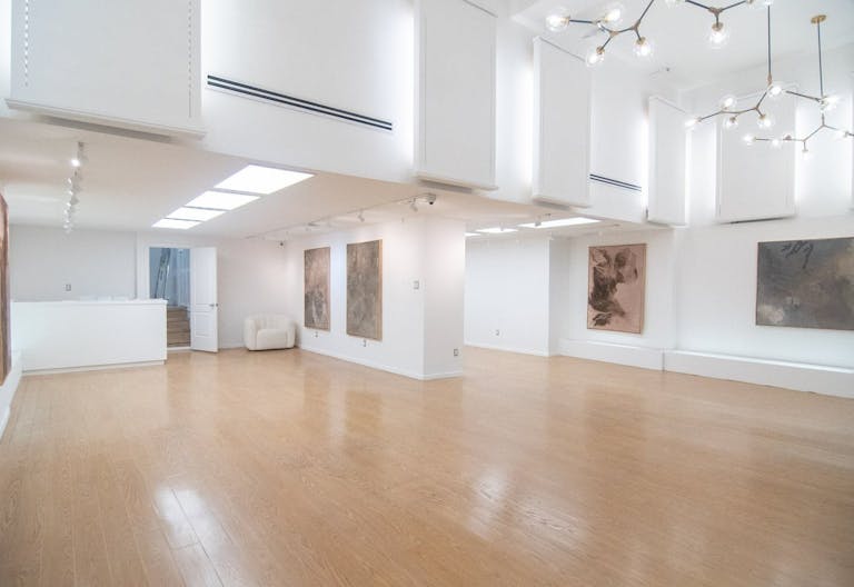 Gorgeous Midtown Gallery Retail Space - Image 1